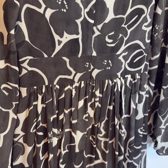 One33 Social Gray + White Floral Maxi Dress, Like New, Size Medium - Picture 2 of 6